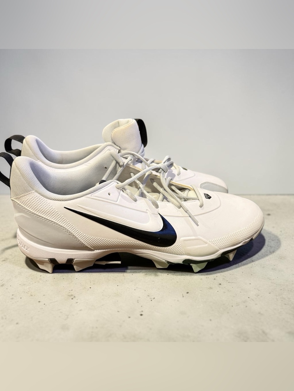 Nike Alpha Football Cleats White Black Men’s Size 14 FB9728-102 Molded